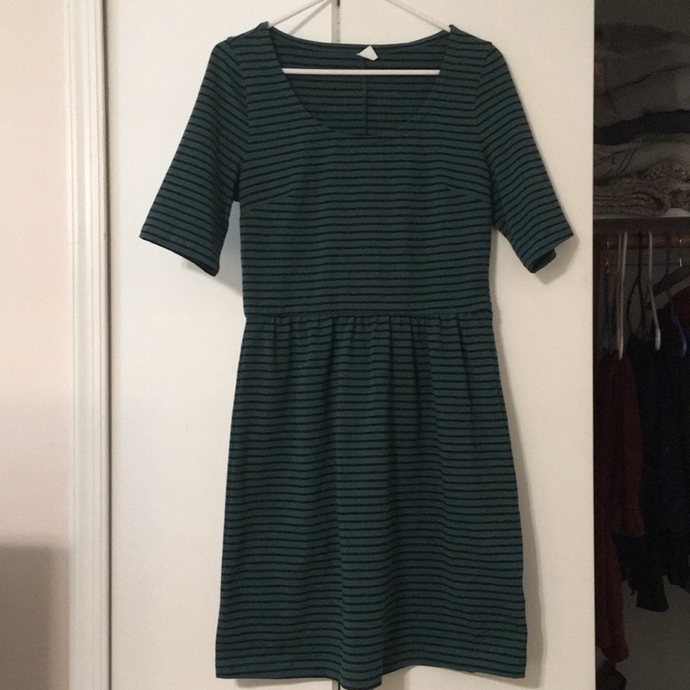 Cute casual striped dress!